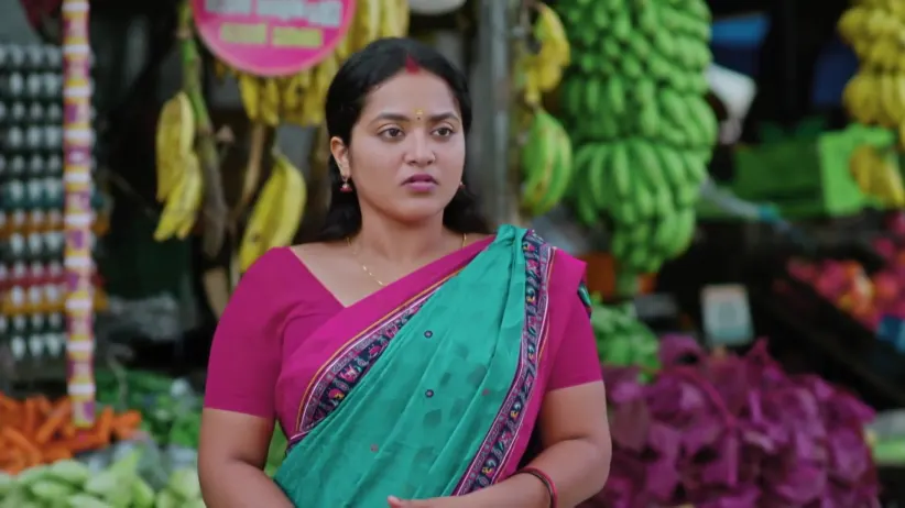 Madhavan Flees Upon Seeing Meenakshi