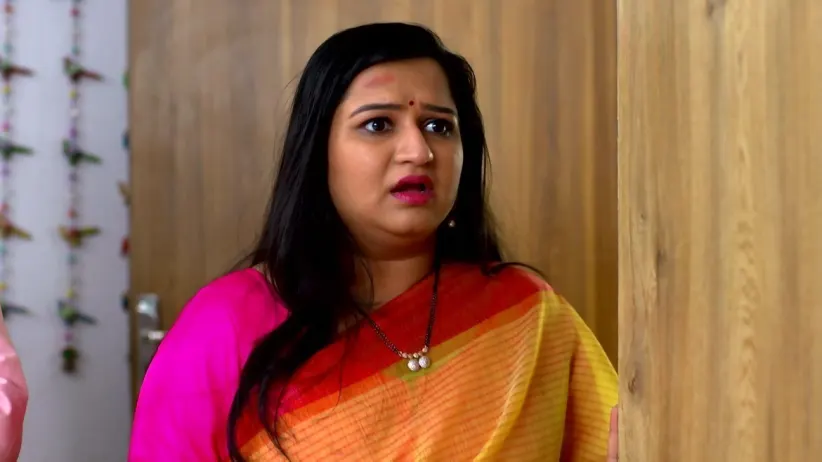 Shaku Tries to Quell Sweetu's Fear