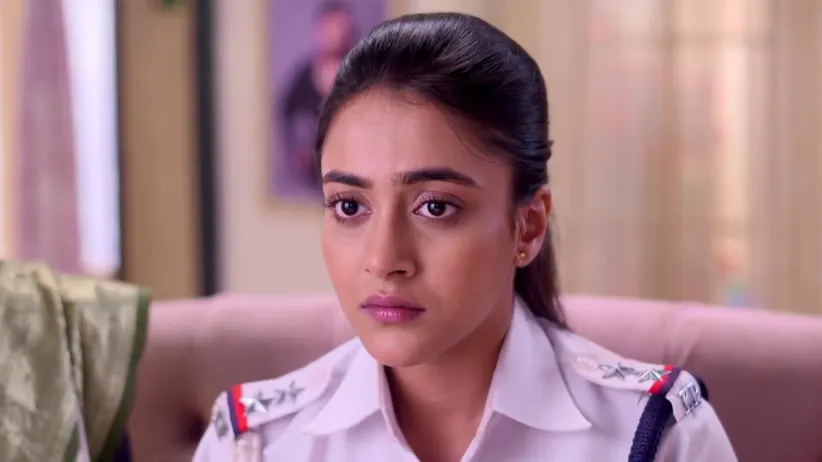 Thammi Emotionally Hugs Mahagouri