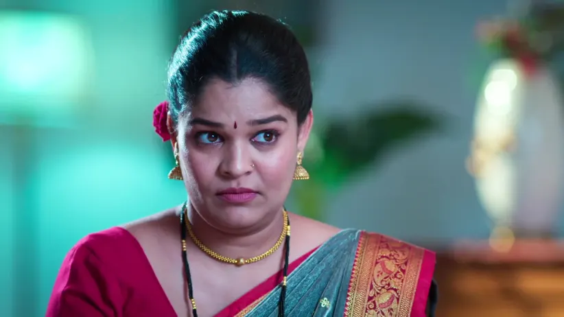 Jayanti Consoles a Disappointed Bhairavi - Savalyachi Janu Savali