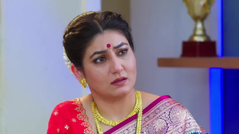 Everyone Worries as Priya Gets Injured