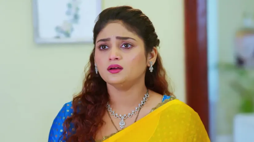 Ahilya Devi Slaps Pritam - Paaru