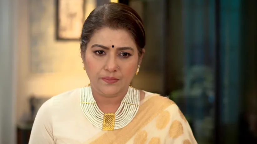 Apu in Rajnandini's Saree - Chirodini Tumi Je Amar