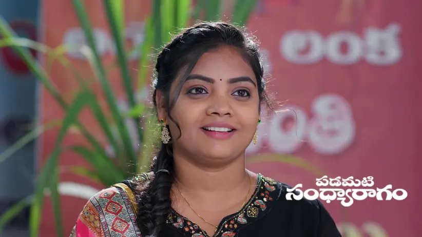 Ramalakshmi Tries to Save Aadhya from the Bomb