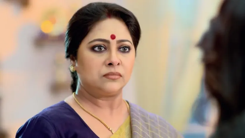 Indrani Slaps Meenakshi - Kusum