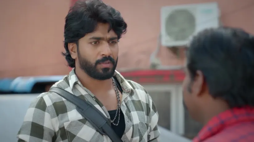 Indhu Argues with Karna - Chinnan Siru Kiliye