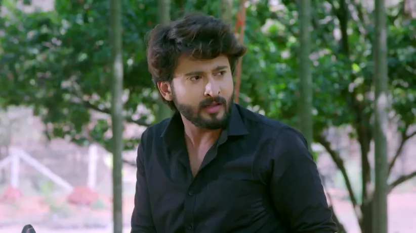 Chirag Playfully Forces Deepa to Drink Coconut Water- Brahmagantu