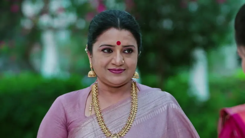 Malavika Returns Durga's Bangle - Naa Ninna Bidalaare