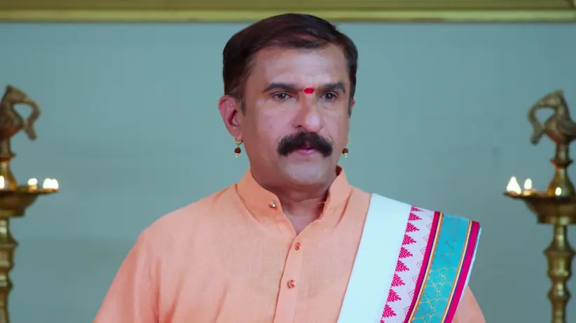 Pritam Recalls the Past - Paaru