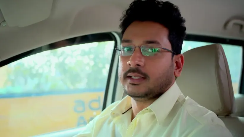 Lajbonti Confides Her Fear in Anubhab - Kone Dekhaa Alo