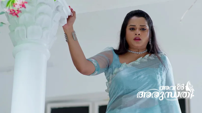 Parvathi Seeks Arundhati's Blessing