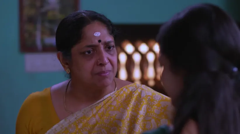 Sharada Gives a Piece of Her Mind to Shyama - Kudumbashree Sharada