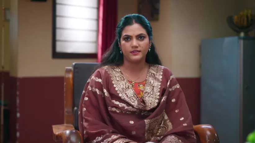 Malli Spots Goutham’s Photo at Sunil’s Place