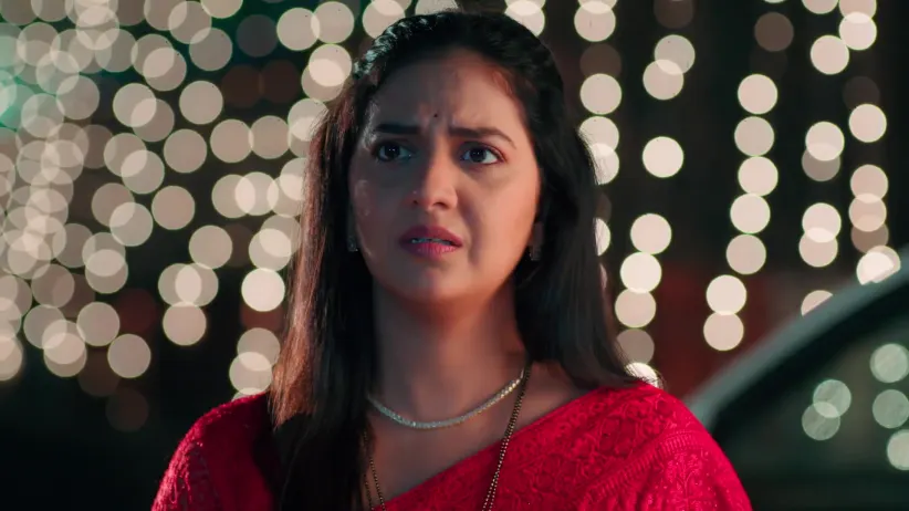 Rohan Snaps at Adhira - Veen Doghatli Hi Tutena