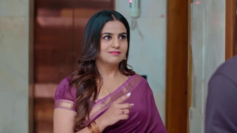 Nithya Makes Coffee for Karna - Karna