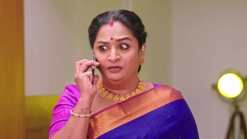 Vijaya Scolds Varadaraja - Shravani Subramanya