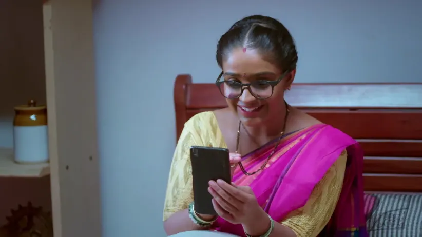 Deepa and Chirag Flirt over a Video Call - Brahmagantu