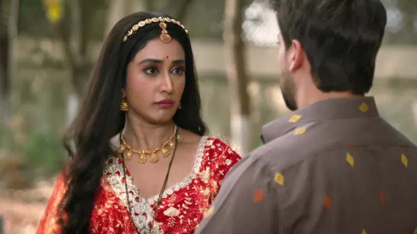 Latika Fails to Take Away the Parrot's Speaking Power Back - Gharwali Pedwali