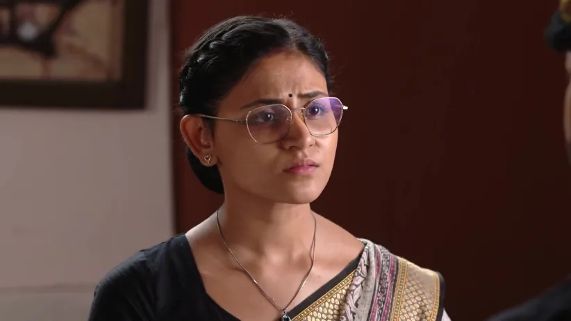 Priya Prepares to Visit Chaayapur - Suna Jhia