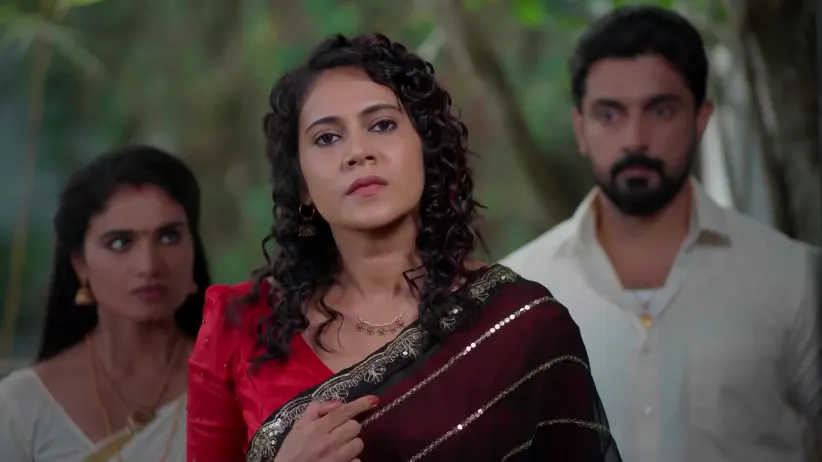 Kiran Stops Vasumathi