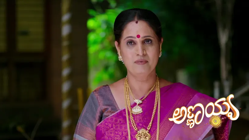 Parvathi Finds a Chain in Sharada’s Handbag