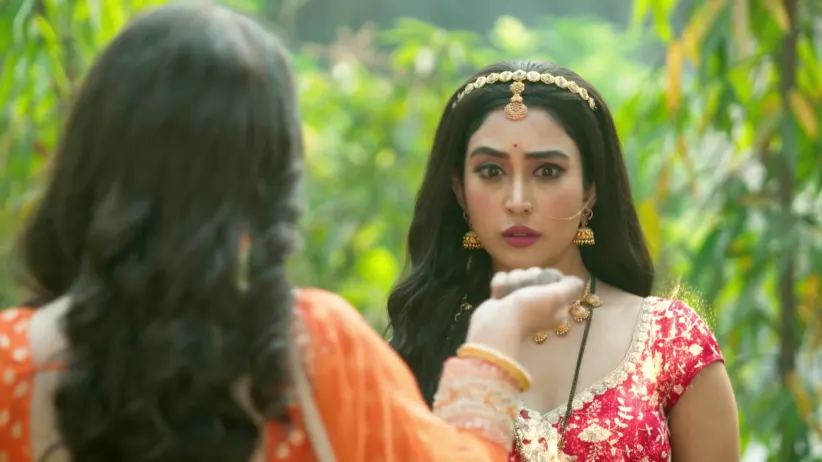 Saavi Comes Up with a Plan to Catch Latika - Gharwali Pedwali