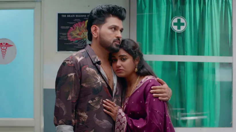 Radhika Donates Her Blood to Shyama