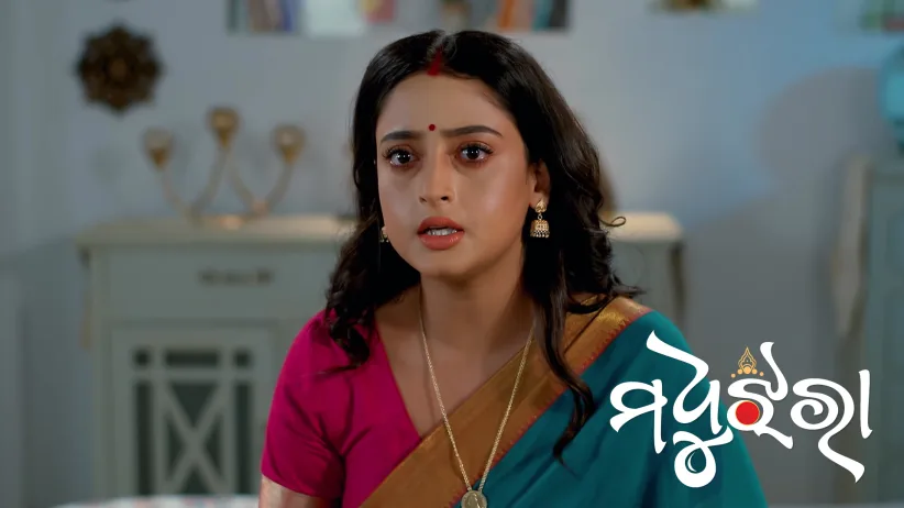 Sunny Blackmails Nilu