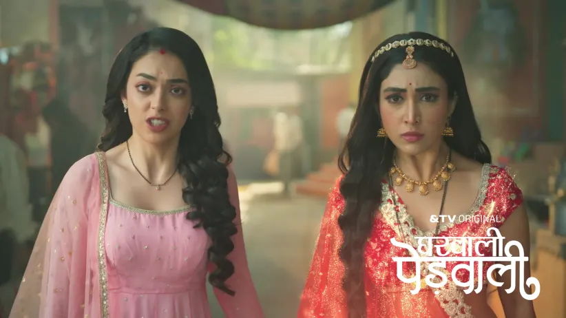 Latika and Saavi Discover Jeetu’s Lie