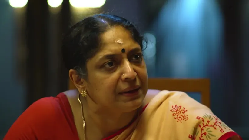 Sharada Lashes Out at Sharika - Kudumbashree Sharada