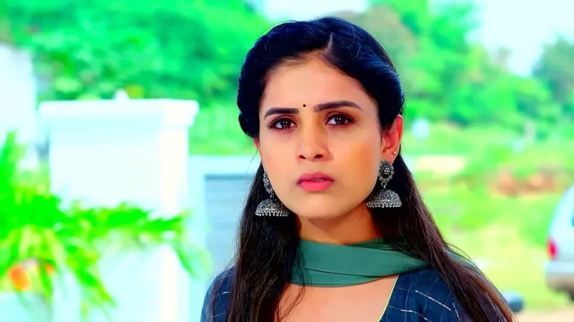 Amar Chooses an Engagement Ring