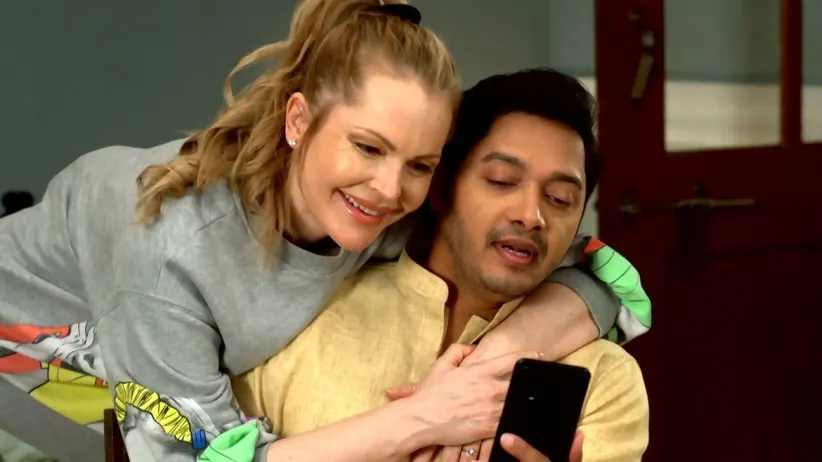 Jessica Introduces Herself to Yash's Family