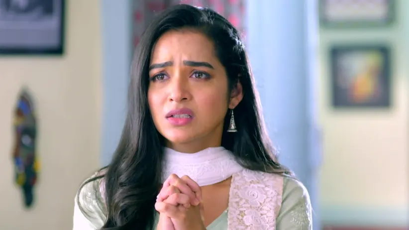 Tina Invites Diya to the Sangeet Ceremony