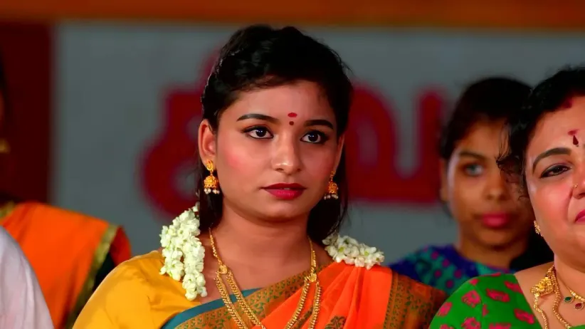 இளவட்டக்கல்லை தூக்கும் சஞ்சய்