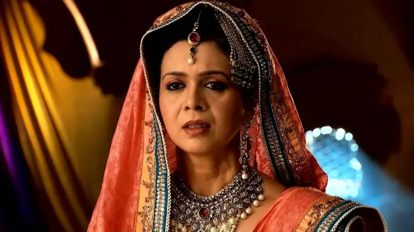 Jodha Tries to Pacify Jalal