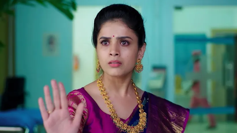 Akshara Meets Radhika