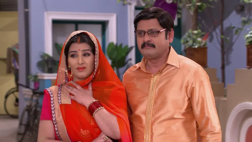 Vibhuti tries to steal Anita's necklace - Bhabi Ji Ghar Par Hai