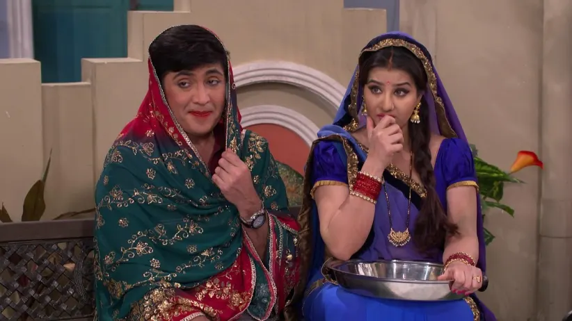 Vibhuti gets harrassed by men - Bhabi Ji Ghar Par Hai