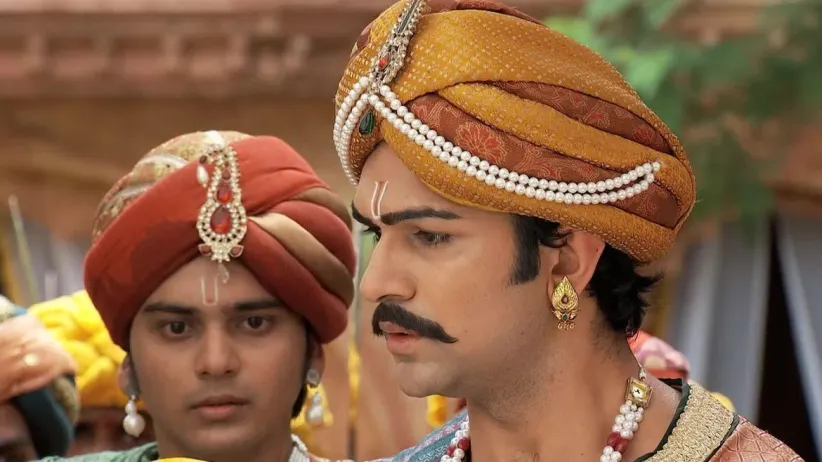Sharifuddin decides to kill Sujamal - Jodha Akbar