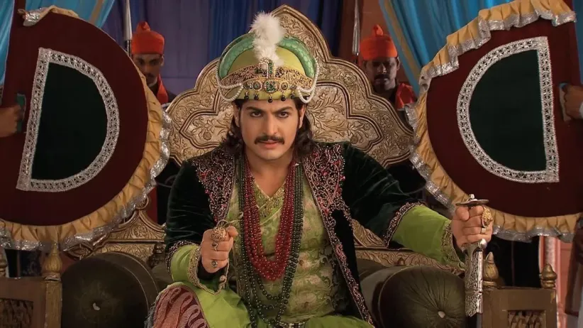 Jalal imprisons Sharifuddin - Jodha Akbar