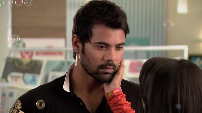 Abhi-Pragya's innocent love - Kumkum Bhagya Funny Moments