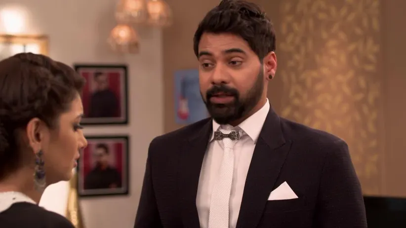 Abhi argues with Pragya over her dance with King - Kumkum Bhagya Highlights