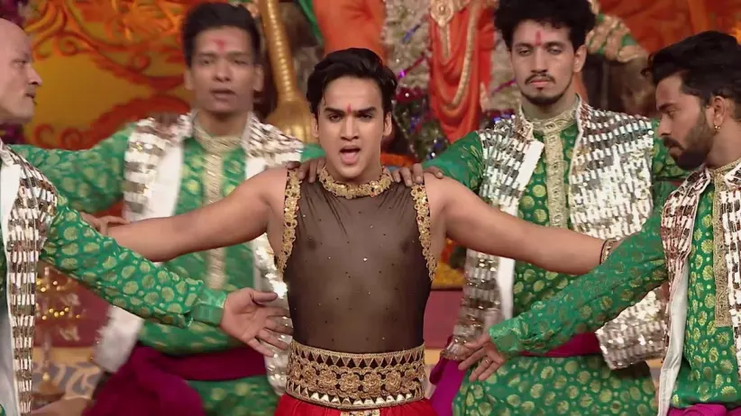 Siddharth Nigam and Faisal Khan's Performance - Kumkum Bhagya Highlights