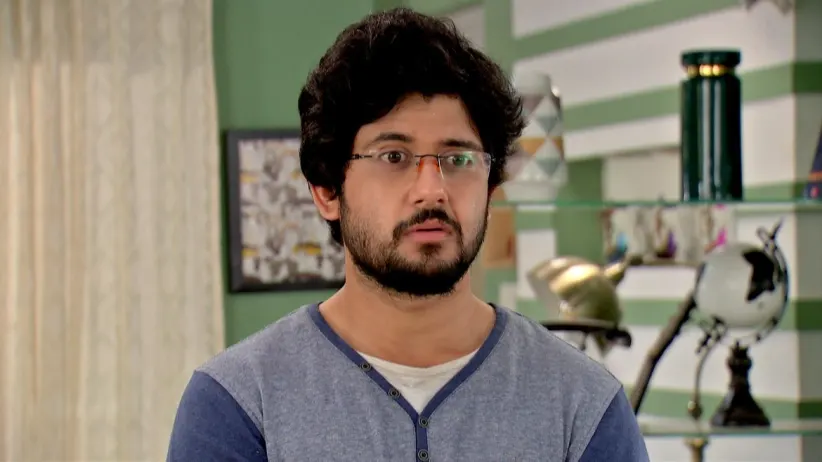 Mithai Gives `Pithe’ as `Bhog’ to Gopal
