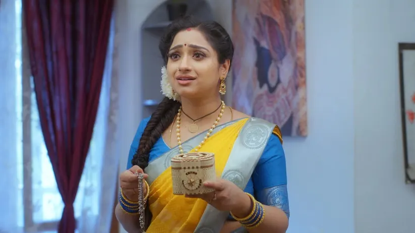Nayani Tells Vishal About the Key