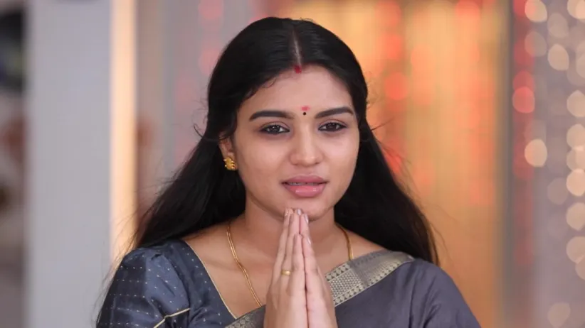 Akhila Praises Parvathy's Intelligence