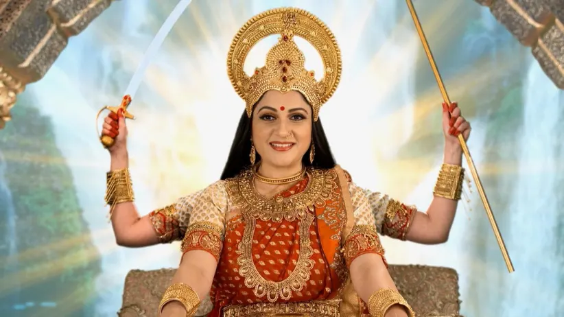 Riya Gives Madhu an Apt Reply