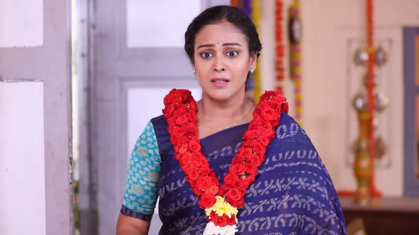 Abhirami Tries to Stop the Engagement