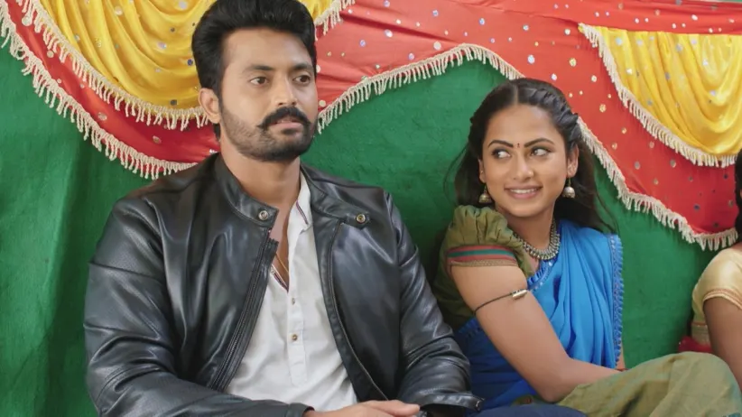 Saraswati and Rahul Protect a Bride