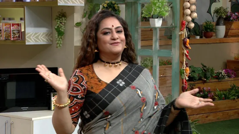 Daliya Mitra in the 'Abar Khabo' Segment